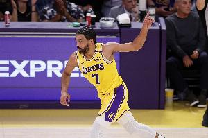 愿无碍！文森特4中0得3分1板1助1断 脚踝扭伤提前退赛