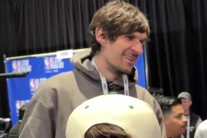 今天充当记者！博班往那一站，实在是太显眼啦~