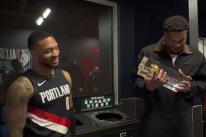 利拉德已经拿到这么多三分王奖杯了，借给字母哥一个怎么啦😂